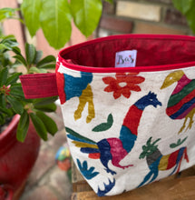 Load image into Gallery viewer, Otomi Makeup Bag - Red