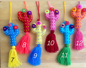 Cactus  Pompón tassel