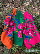 Load image into Gallery viewer, Pañuelos Quialana, Pañoletas de Flores, Floral Scarf